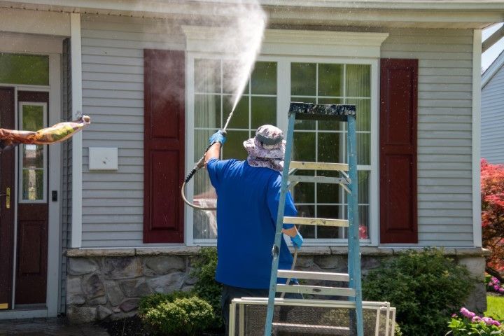 Jurupa Valley Pressure Washing  technician house cleaning