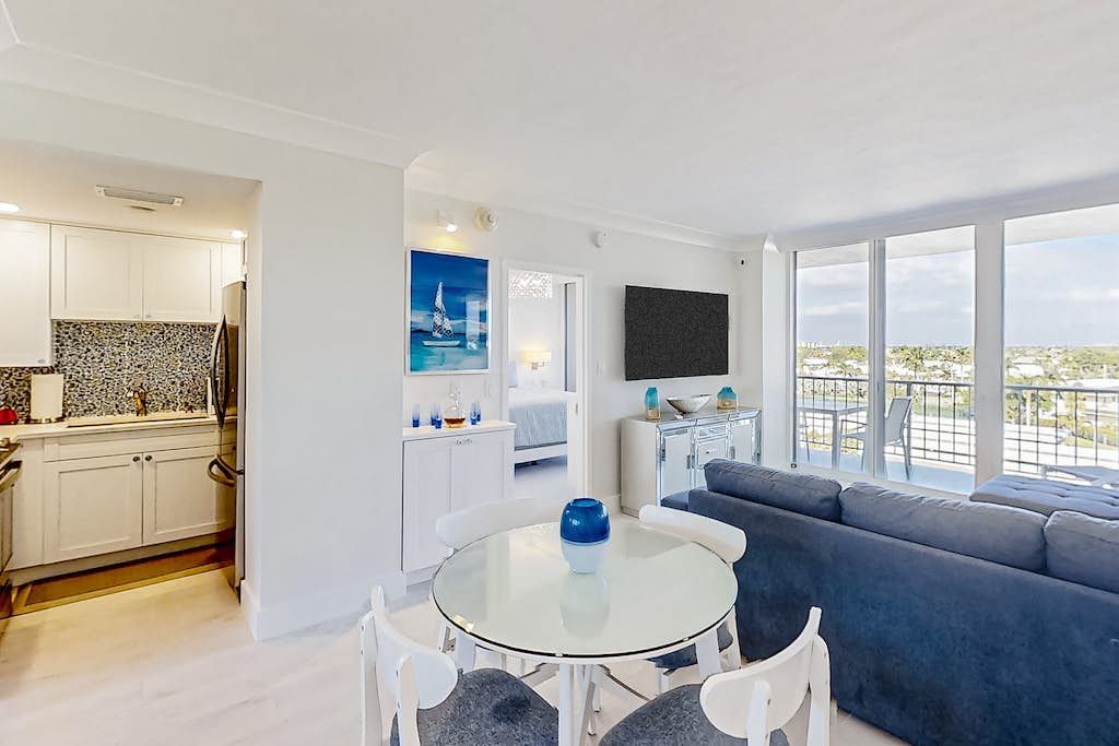 Living Space - Marco Island Condo rental - beachfront condo