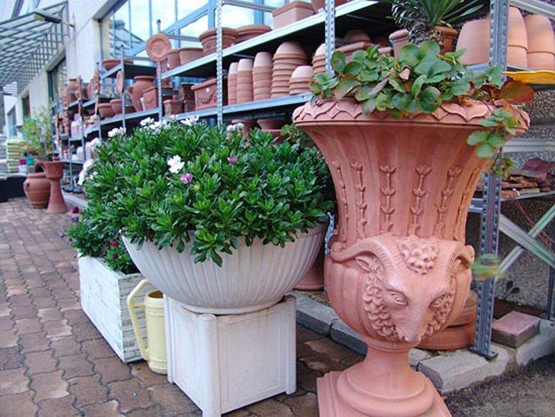 vasi in cotto per giardini