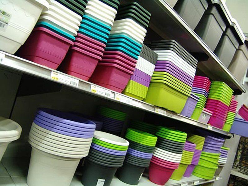 assortimento di vasi per giardini