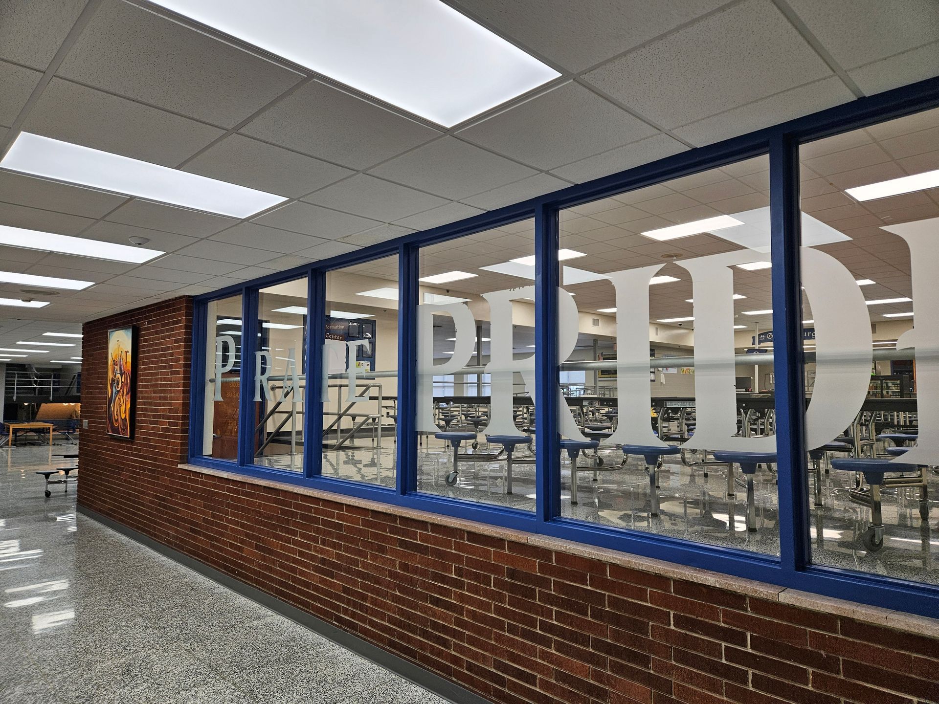 custom window lettering and graphics