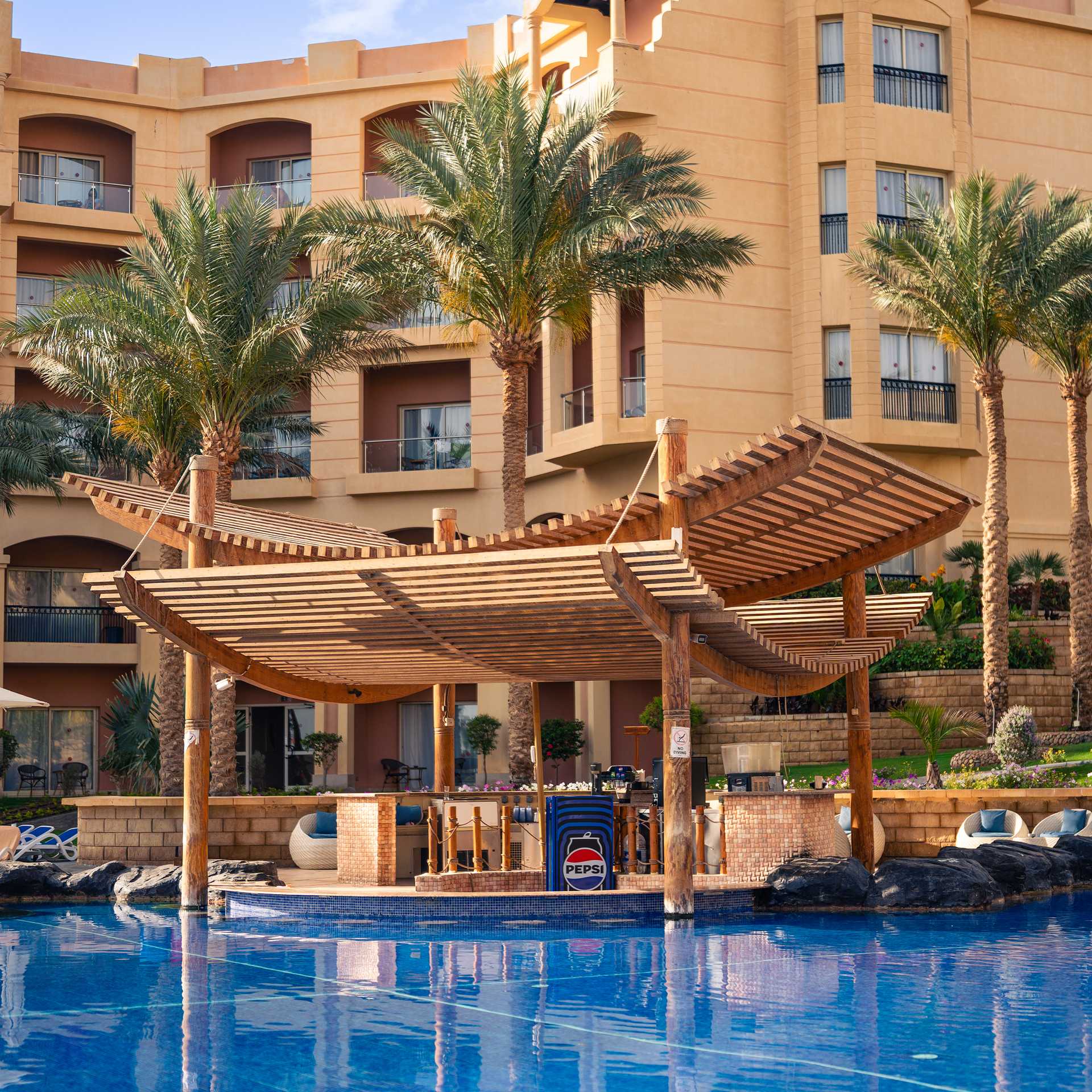 Pool & Aqua Bars