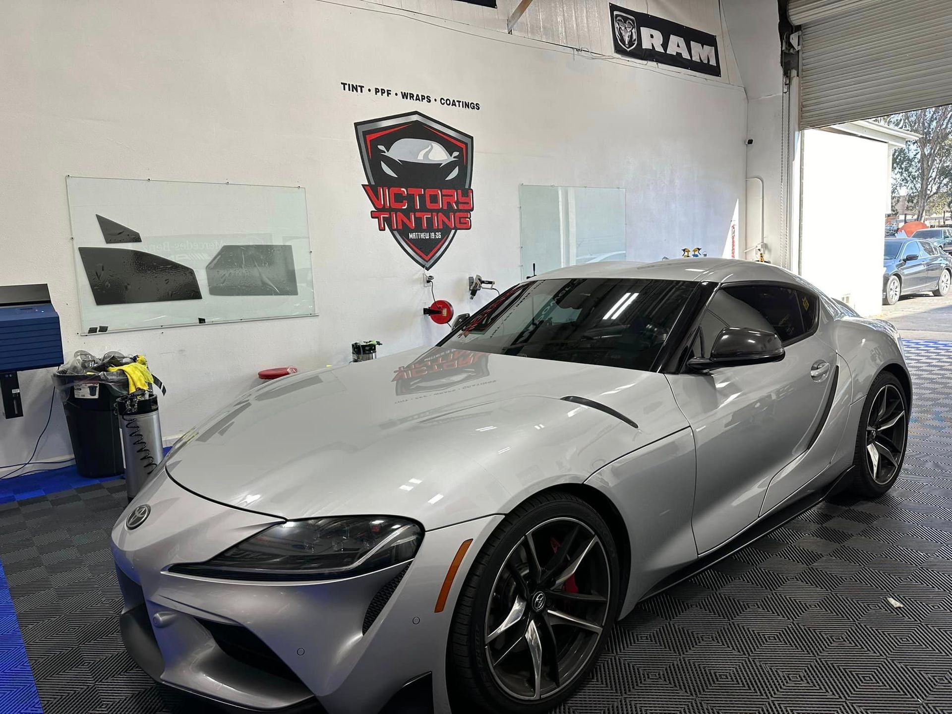 2-Front sides windows