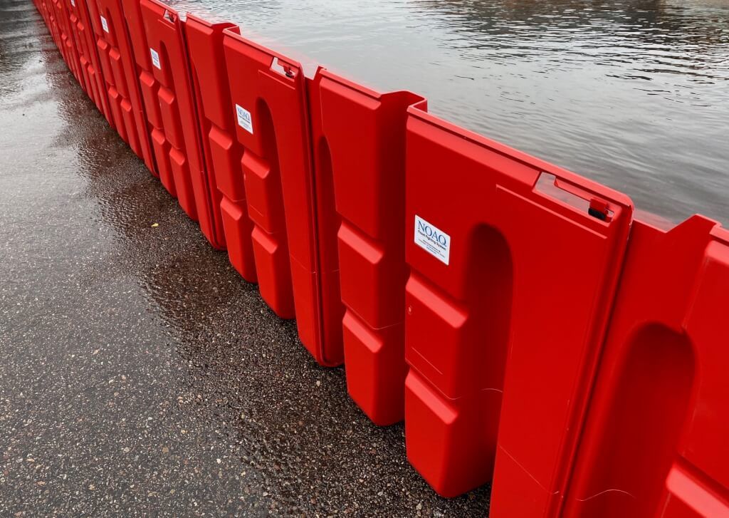 Residential Flood Barrier with the NOAQ Boxwall