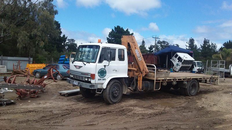 flat bed truck