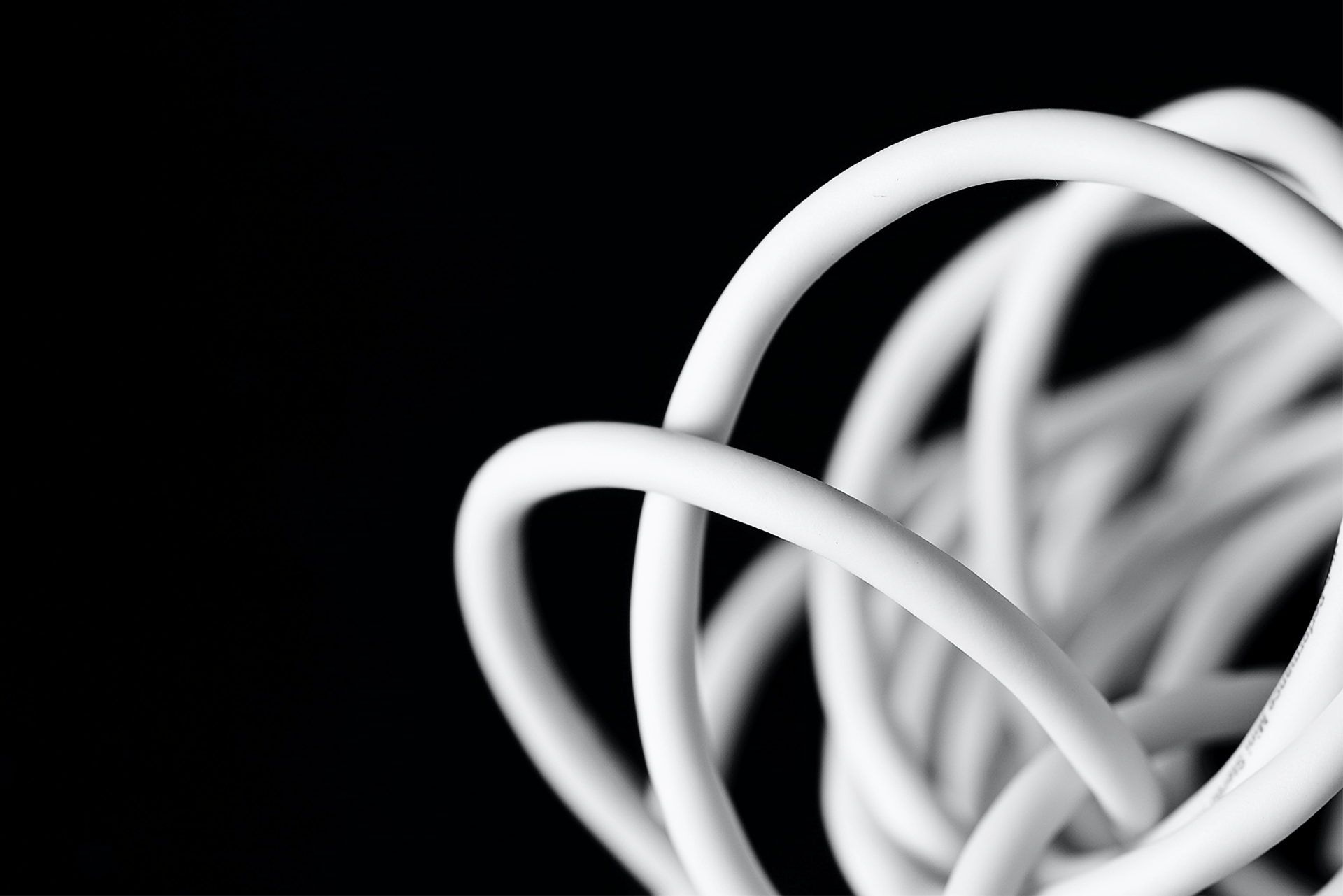 Knotted cables