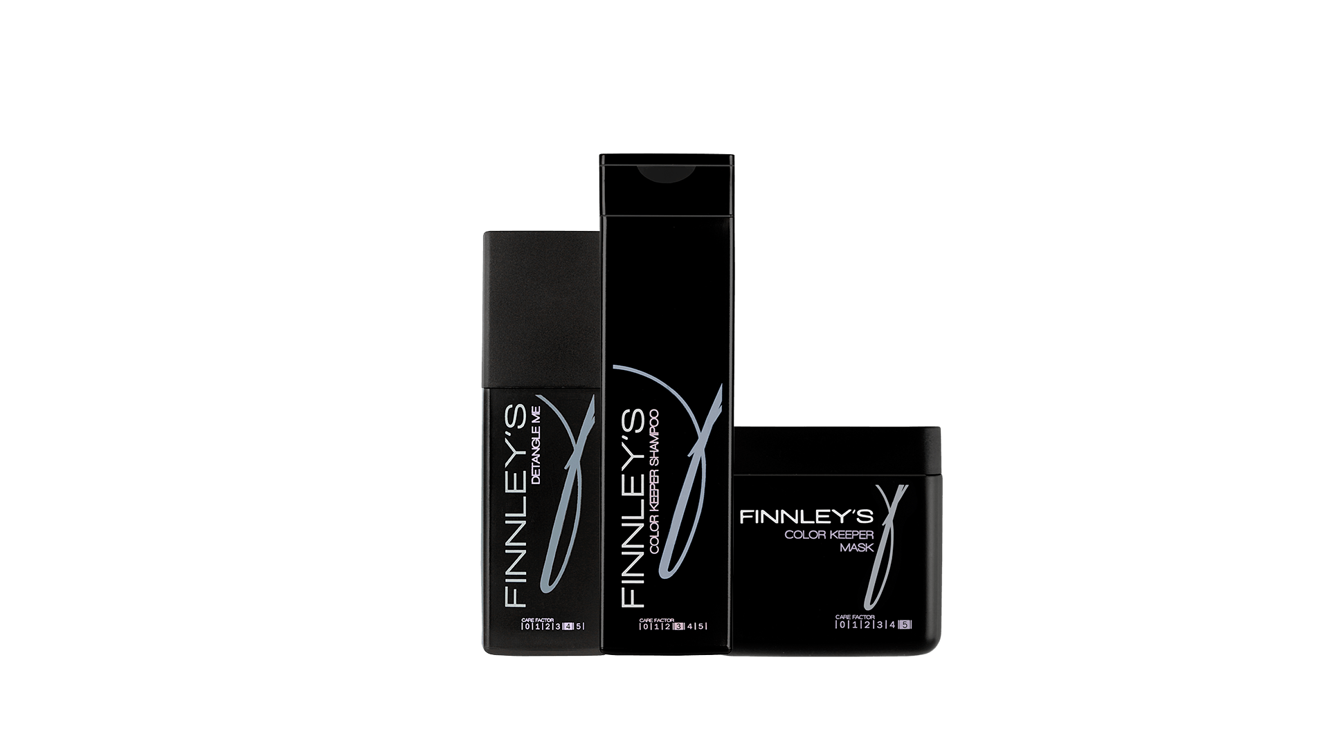 Drie zwarte flessen haarproducten zijn op elkaar gestapeld op een witte achtergrond.