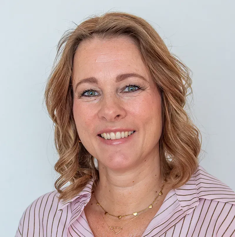 Sanne, eigenaresse en kapster van Sanne’s Haarsalon in Vlaardingen