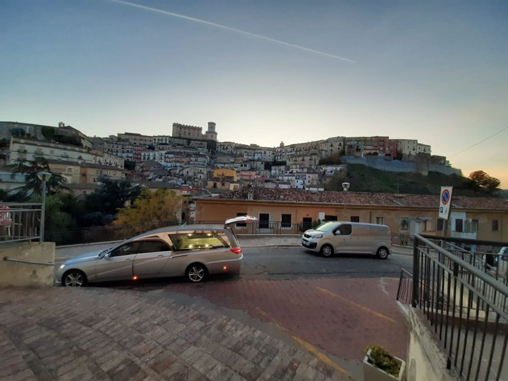 auto per servizio funebre