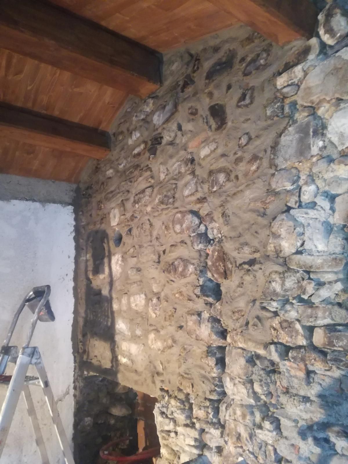 muro intern in pietra