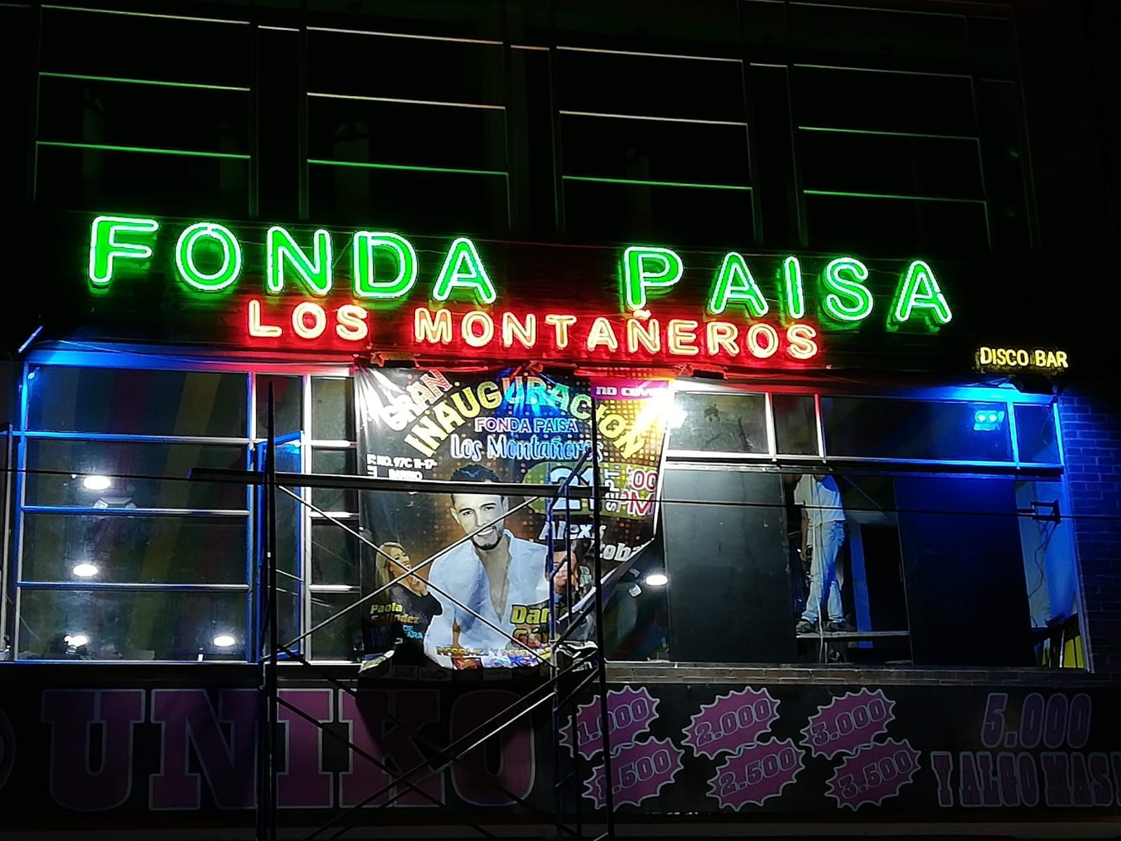 instalacion de avisos neon en tubo de vidrio 