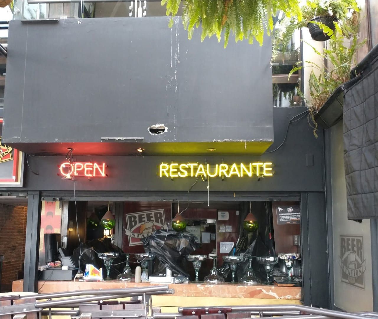 avisos en neon tubo de vidrio 