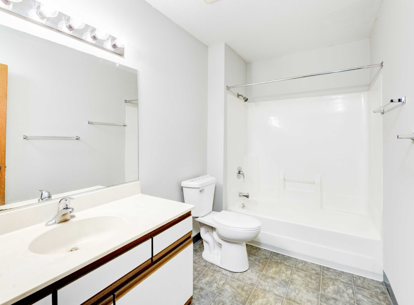 Interior | Lake Pointe Apartments