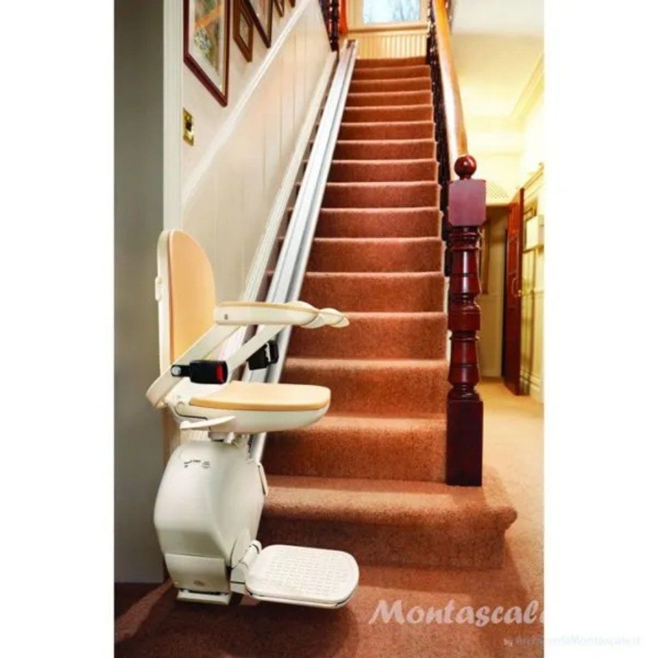 Montascale e scala
