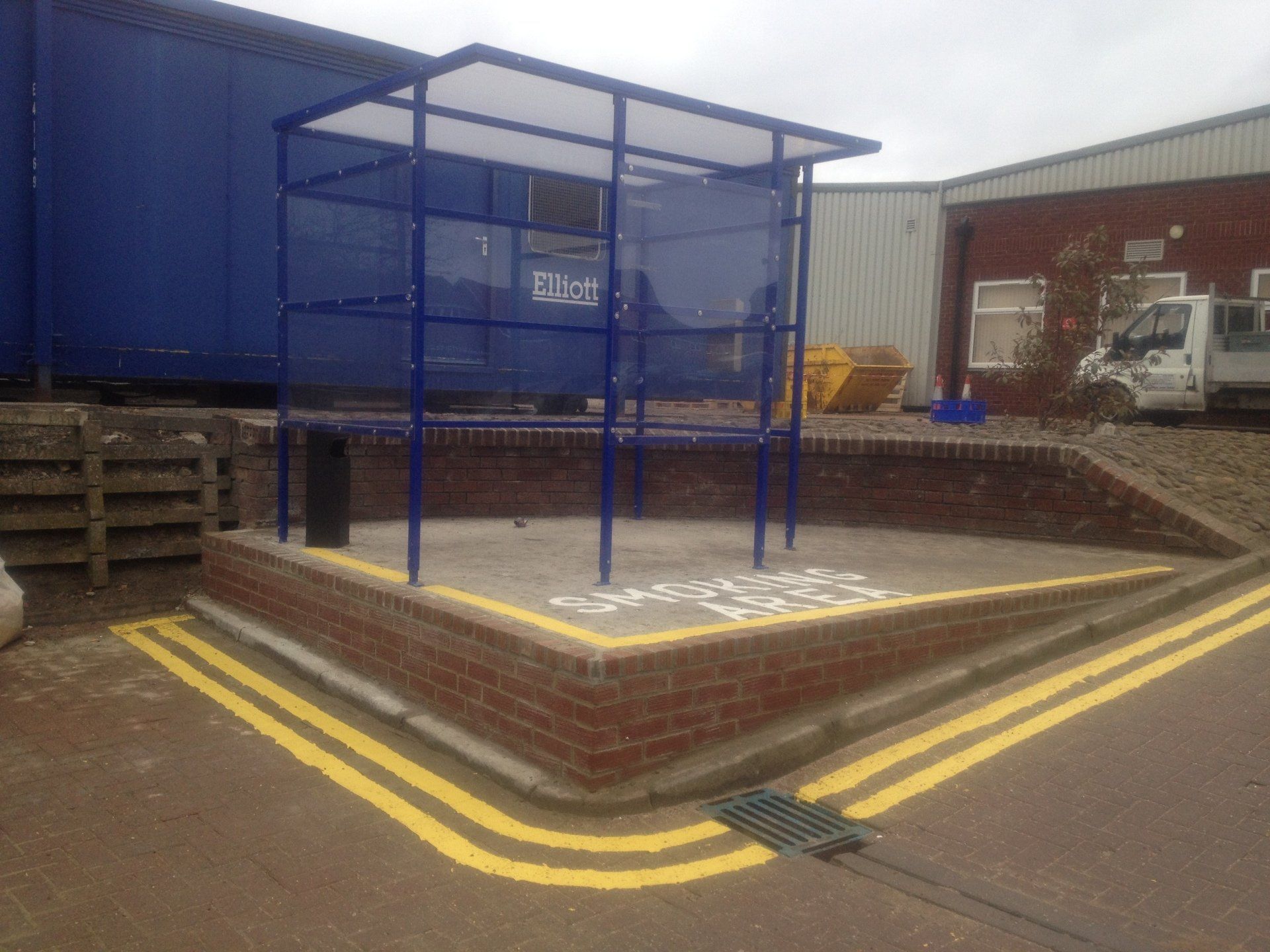 Smoking shelter - complete