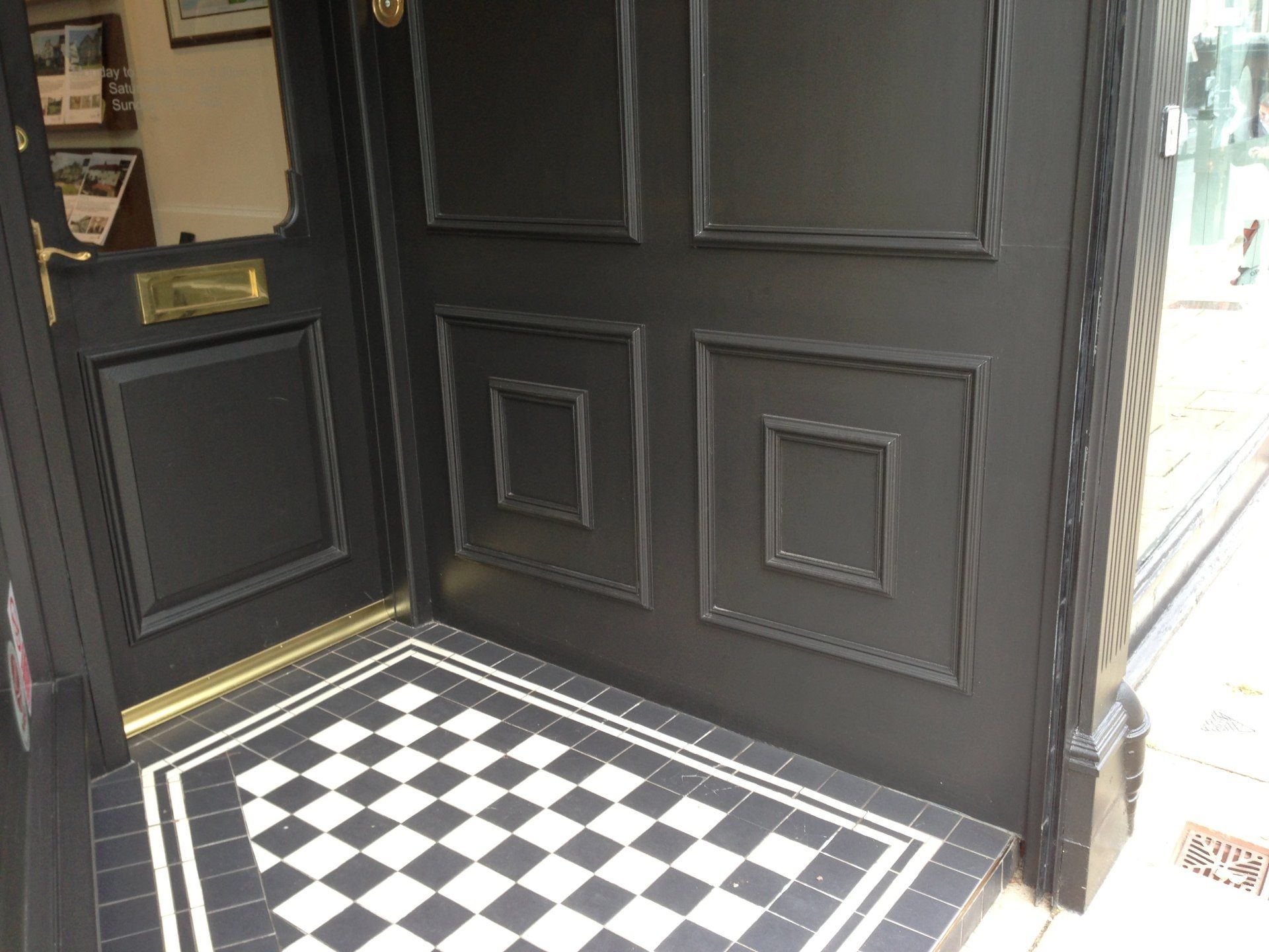 Decorative cladding & floor tiling