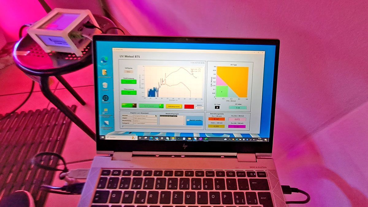 Spezielle Software der Behörden zur genauen Kontrolle der UV strahlen im Solarium