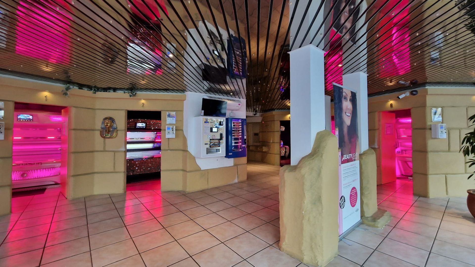 Innenansicht SunWorld Solarium Weinfelden – neue Solariumgeraete und entspannte Atmosphäre im Sonnenstudio an der Bahnhofstrasse 11.