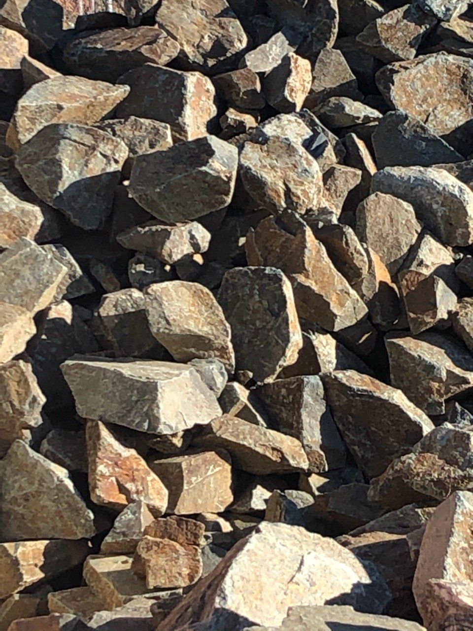 1'' Calico — Prescott, AZ — Willow Lake Rock