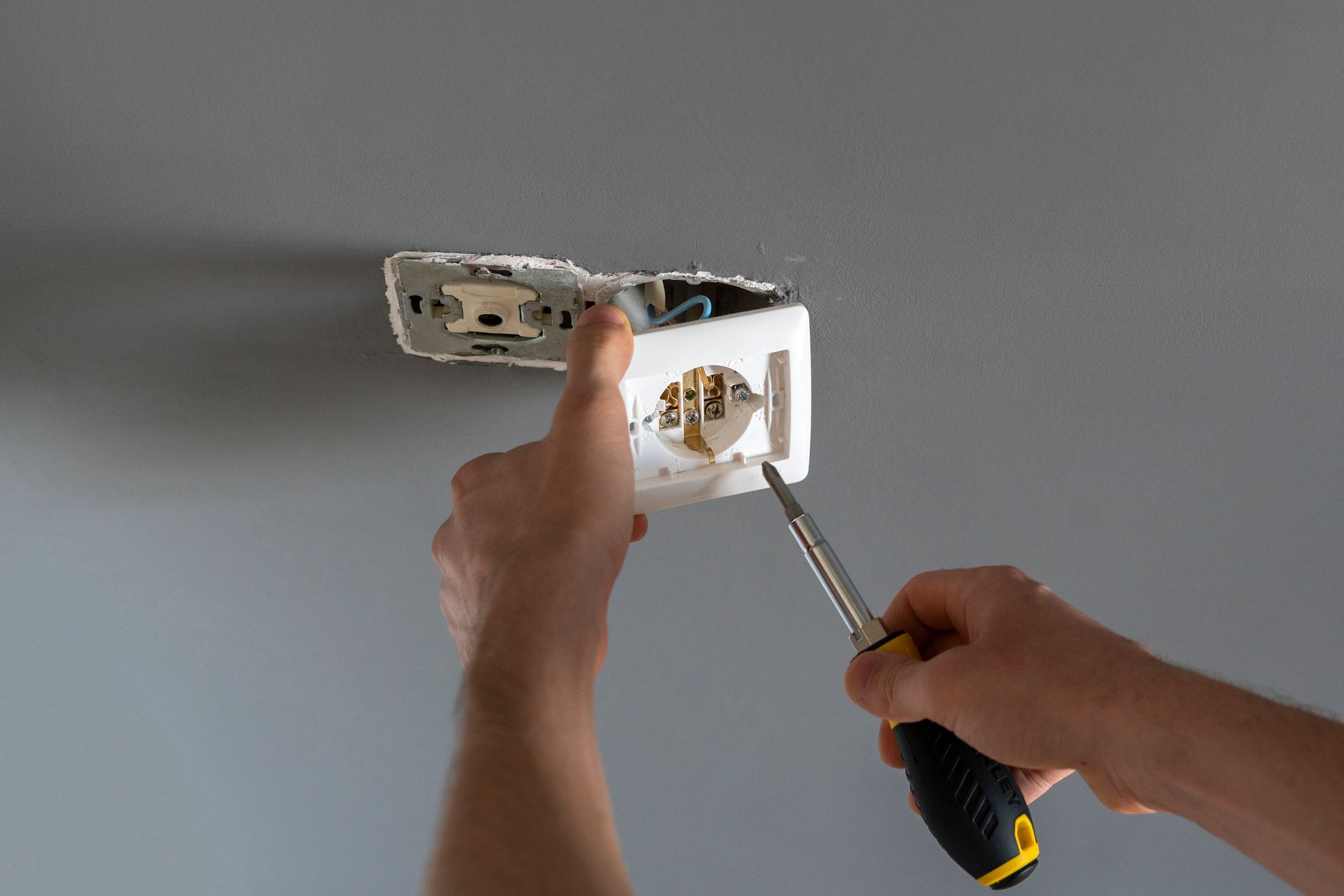 fixing electricity power socket wall