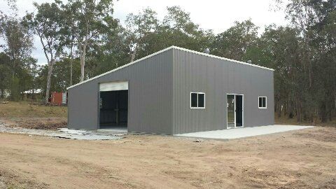 farm building  image