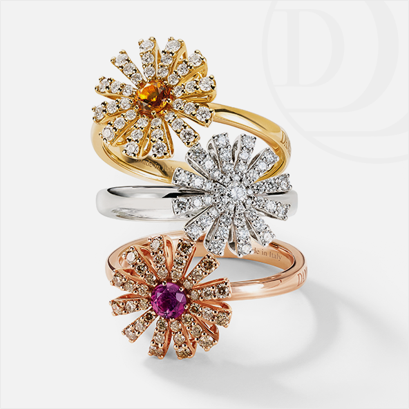 Anello con diamanti incastonati