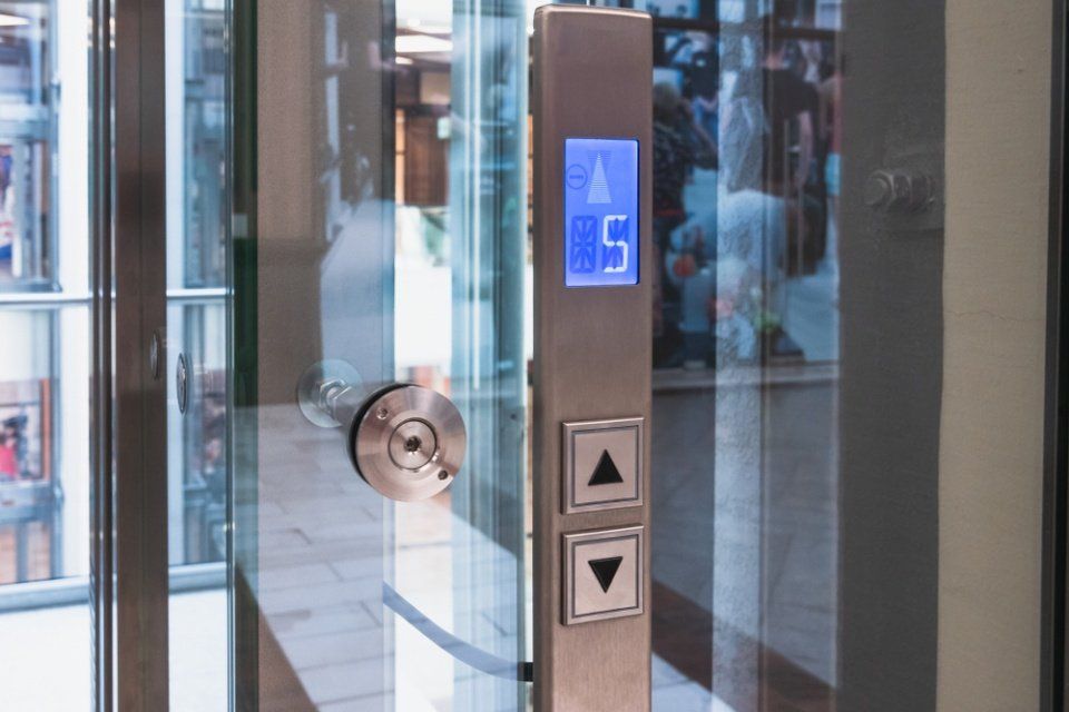 ascensori con sistemi di sicurezza