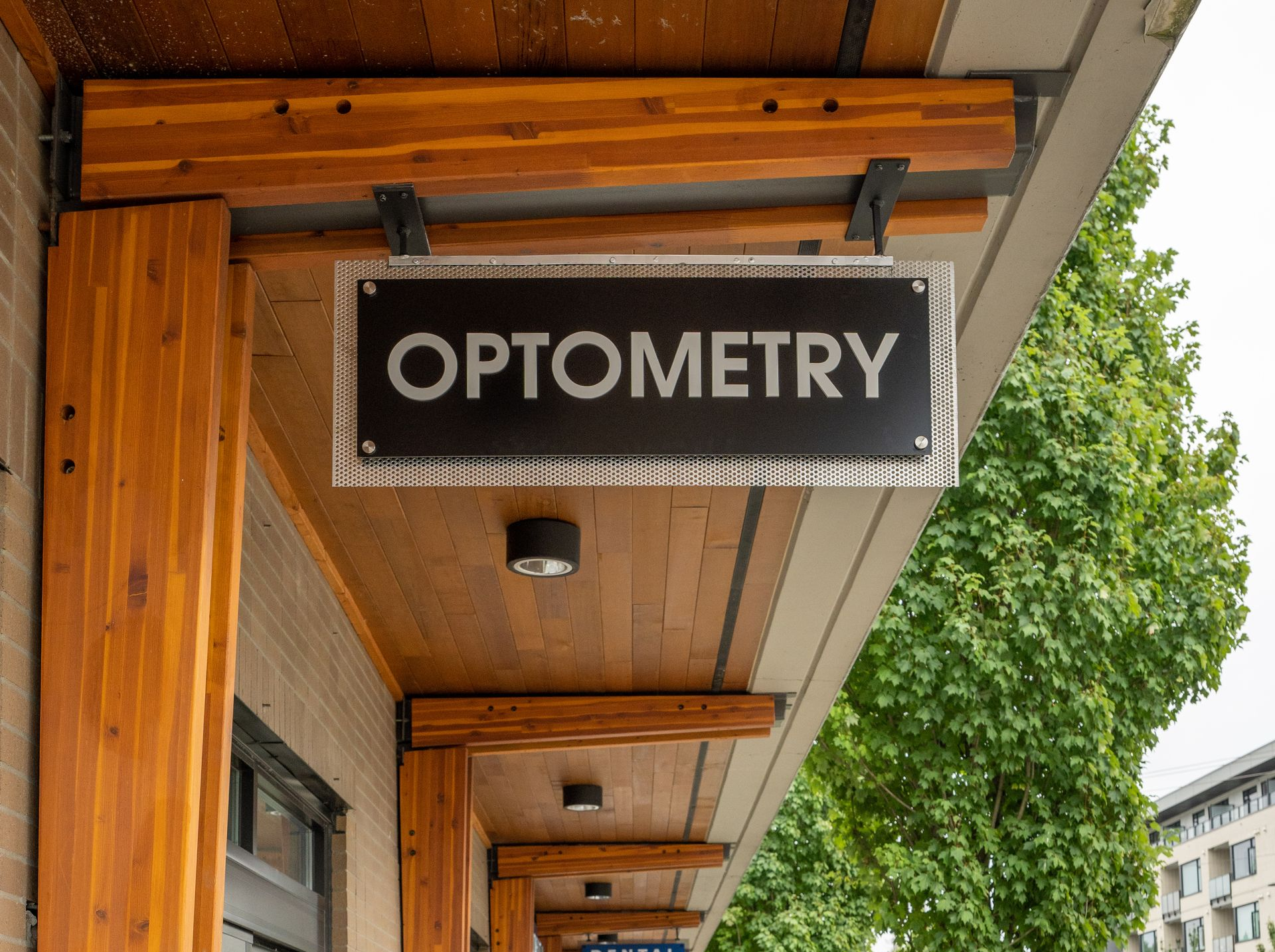 clear-light-eyecare-about-section