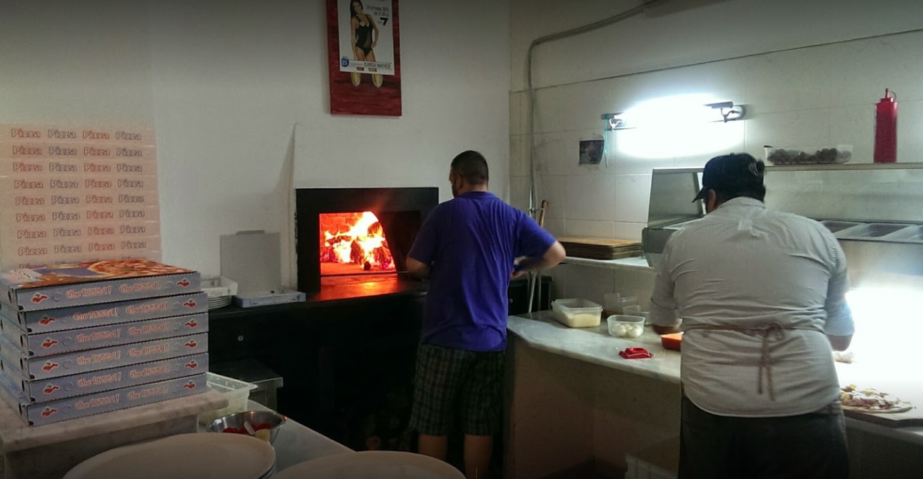 pizzaiolo durante il servizio