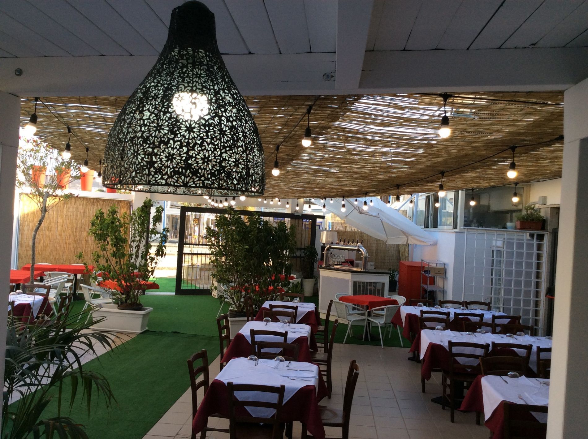 terrazza esterna della pizzeria