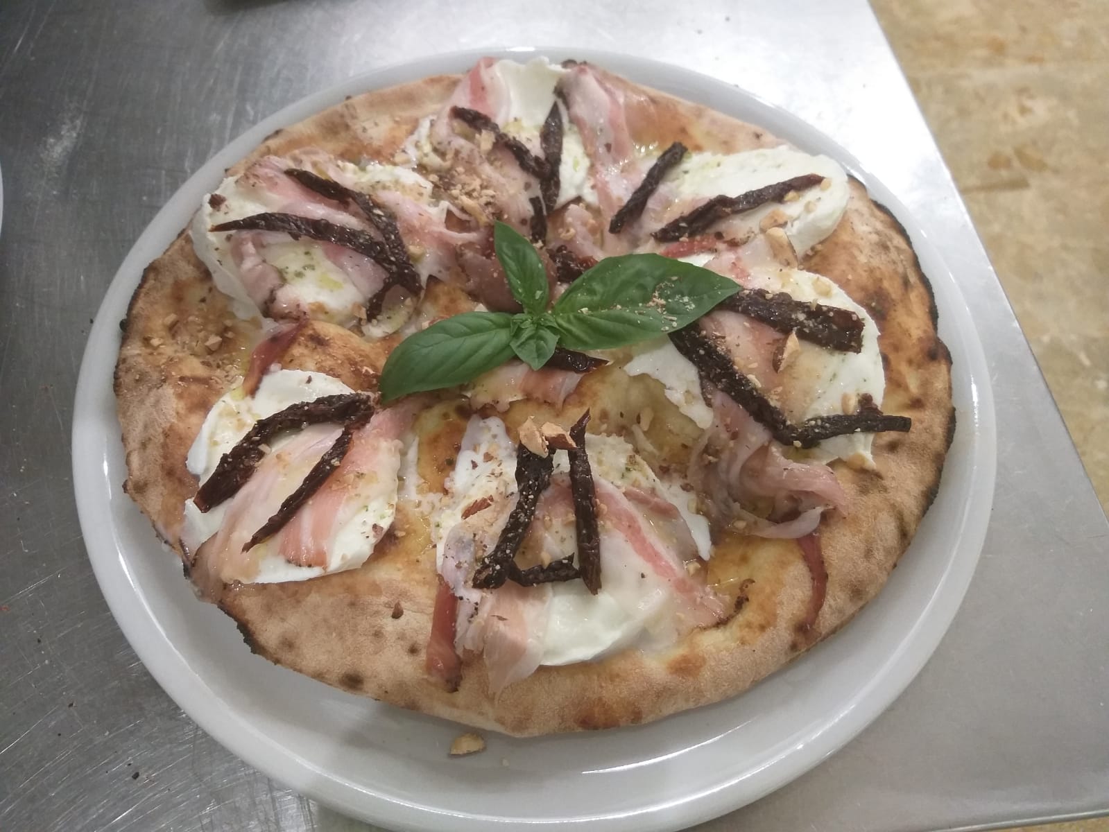pizza bianca con prosciutto