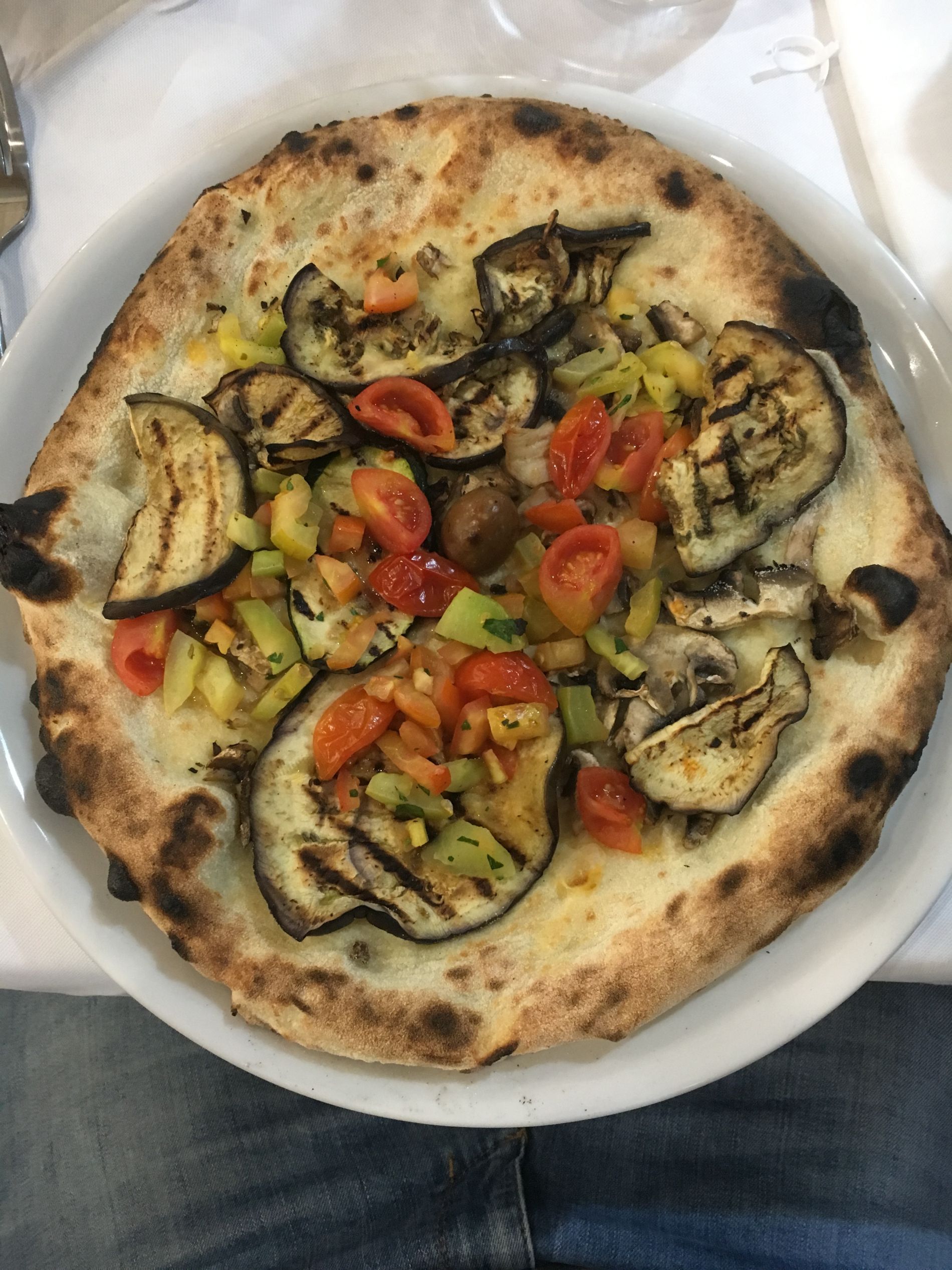 pizza con verdure grigliate