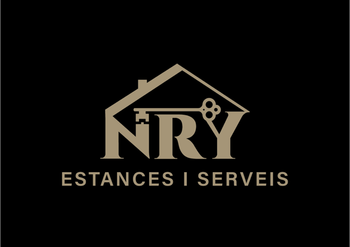 El logotip de NRY, una empresa d'estades i serveis, presenta el contorn d'una casa amb una clau i les lletres NRY.