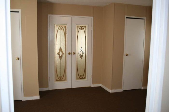 Oak Grove - Ornate closet doors