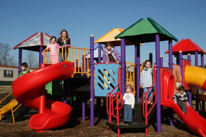 Oak Grove - Playground with kids