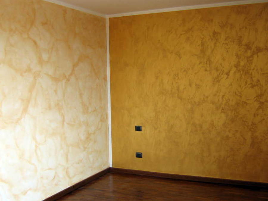 pareti tinteggiate di giallo