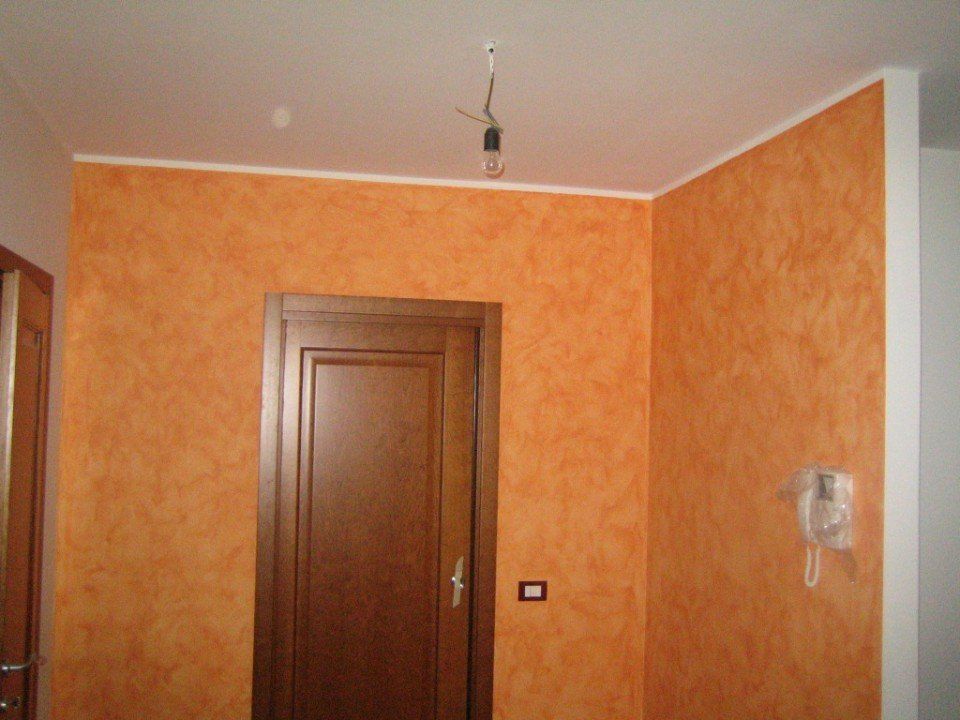 pareti tinteggiate di arancione