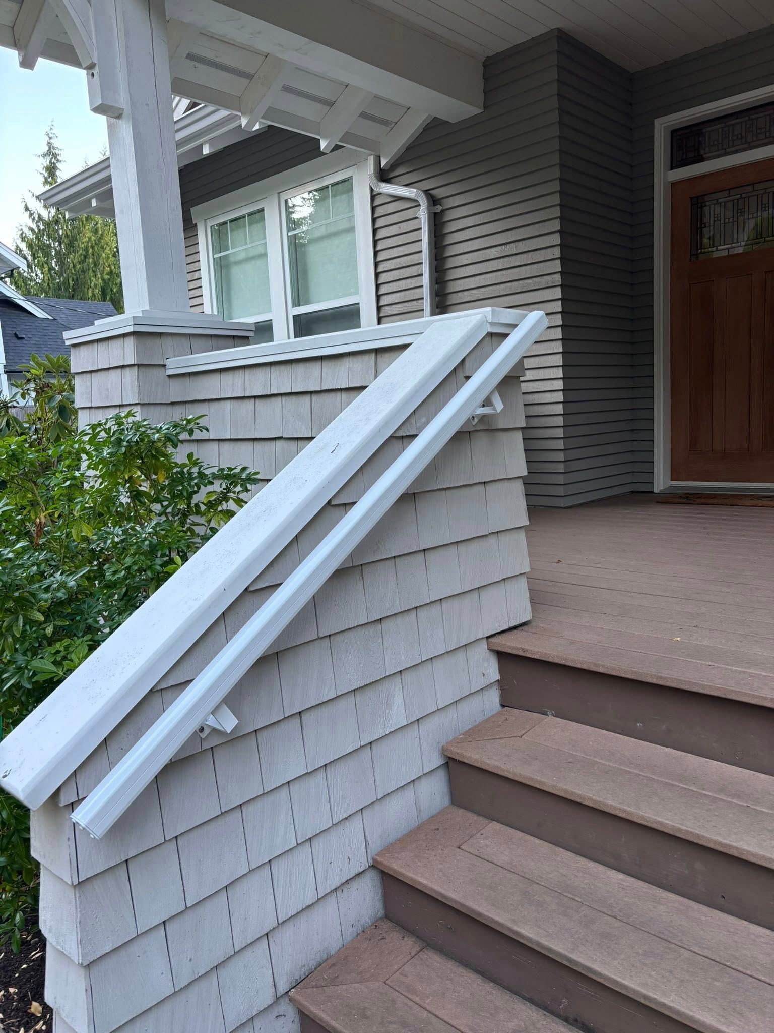 AV-Deck-Shop-Aluminum-Glass-Railings-image