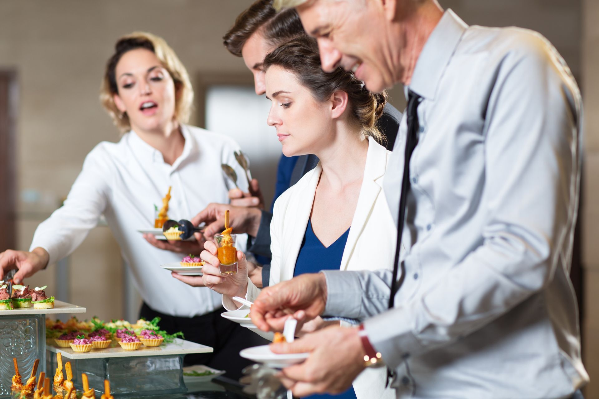 En el mundo de los eventos corporativos, la gastronomía ha dejado de ser un elemento complementario