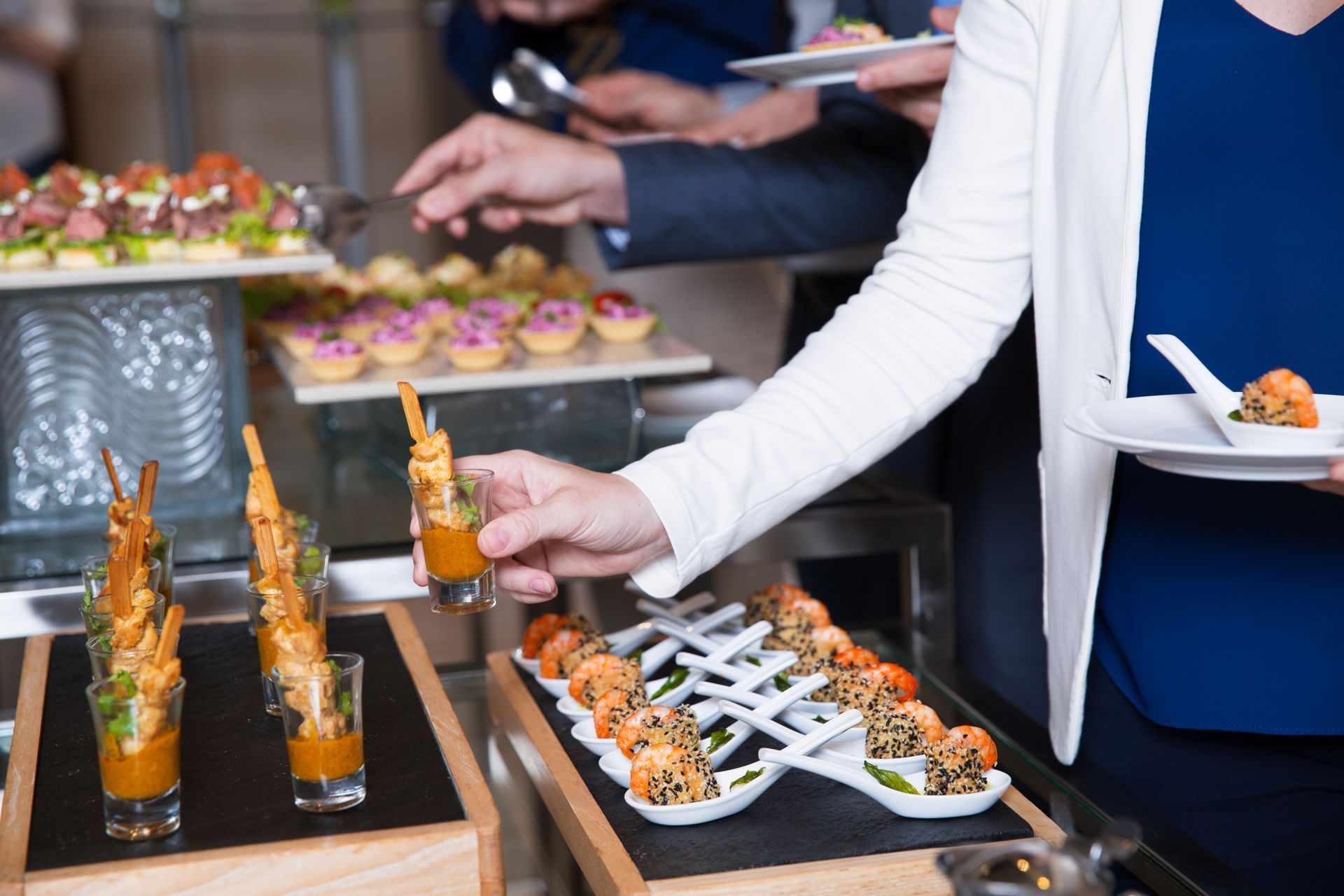 In the world of corporate events, gastronomy has evolved from being a mere complementary element