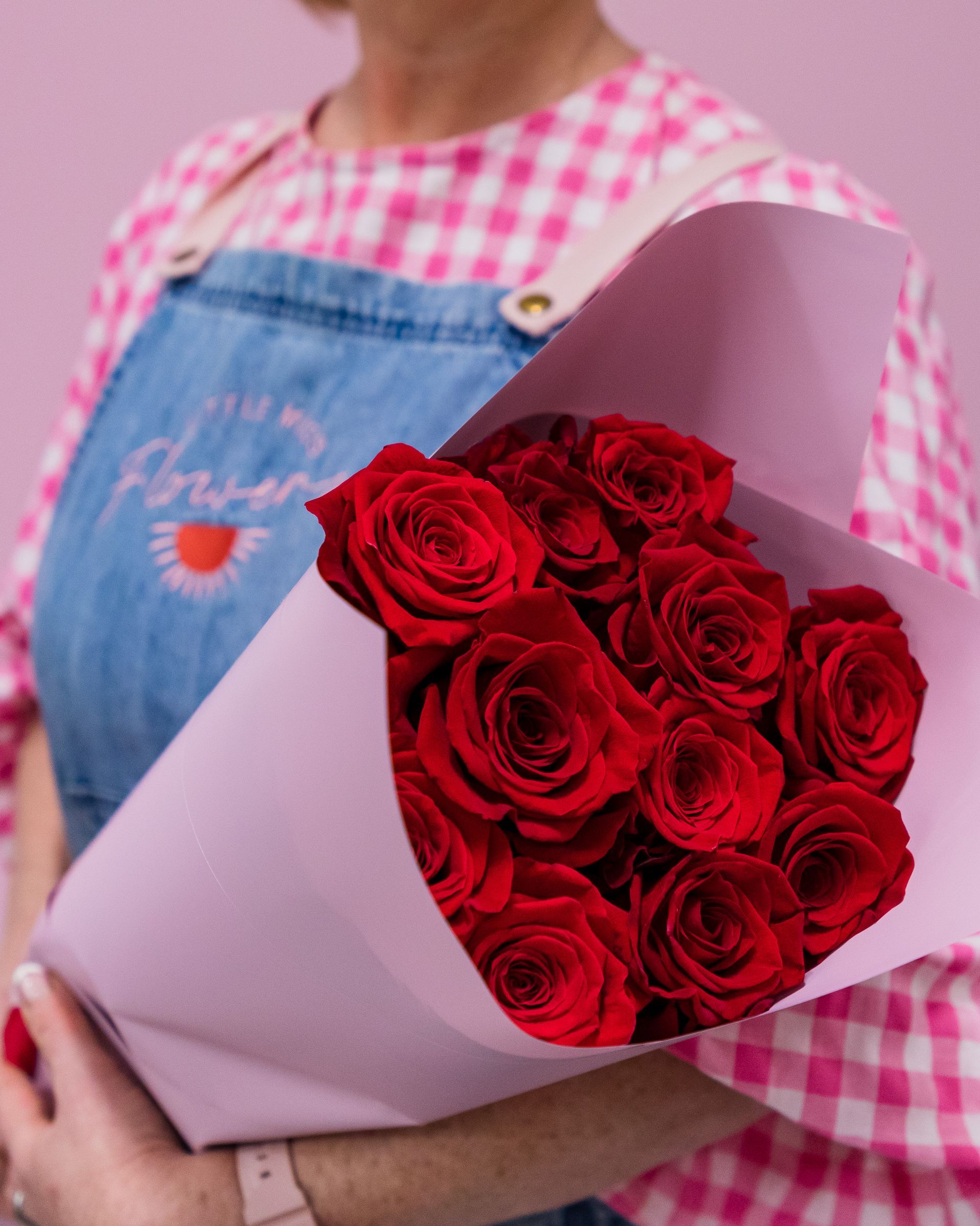 Vibrant roses delivered in Darwin