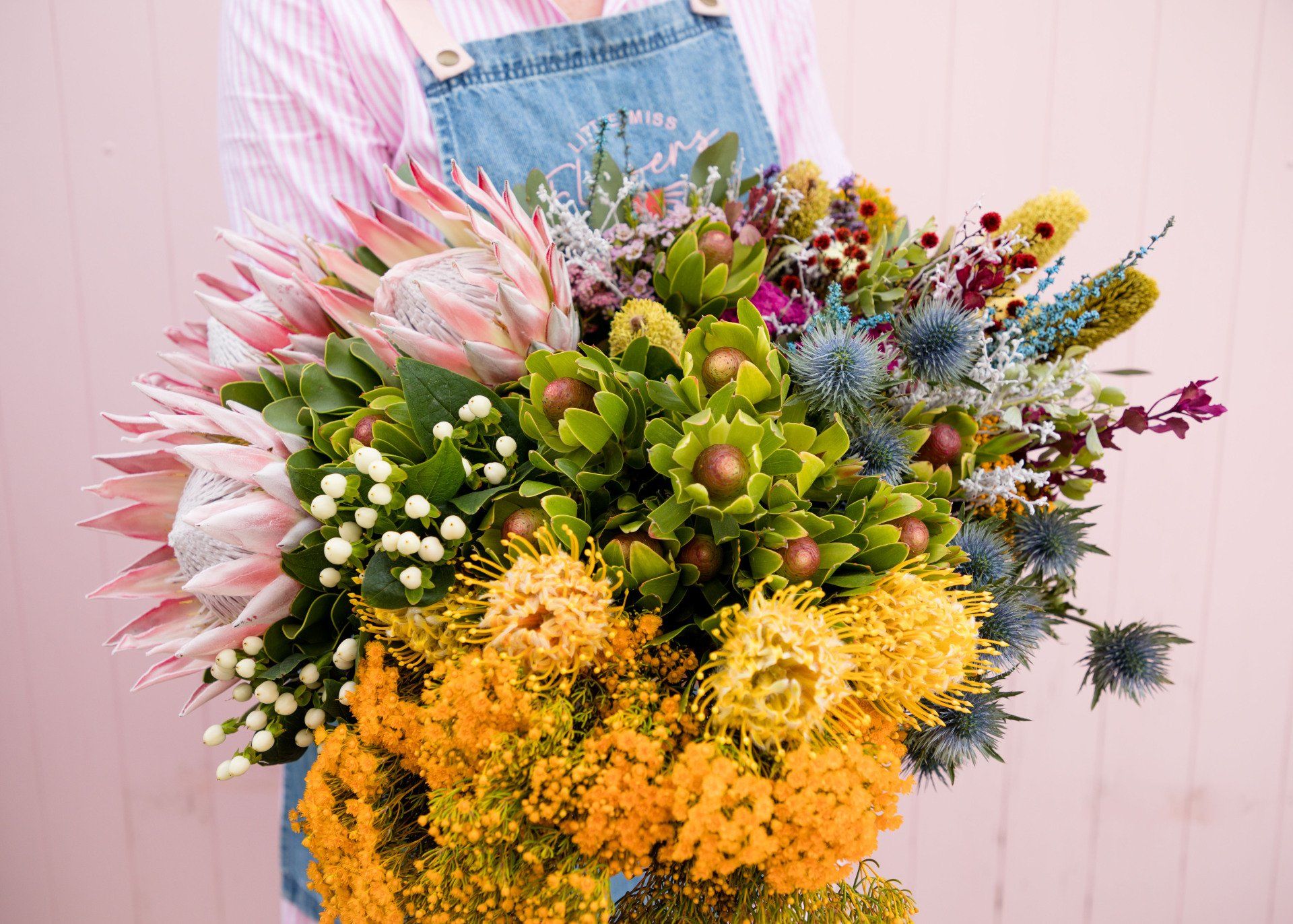 Darwin floristry at its best: a harmonious blend of colors and textures.