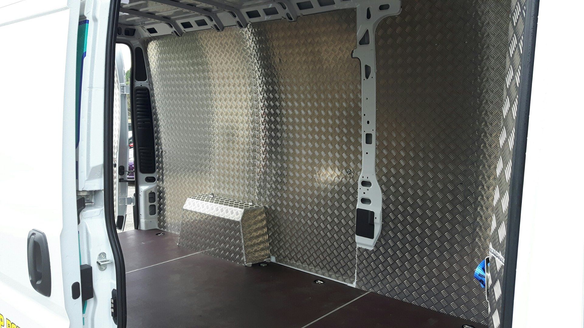 interno furgone da lavoro
