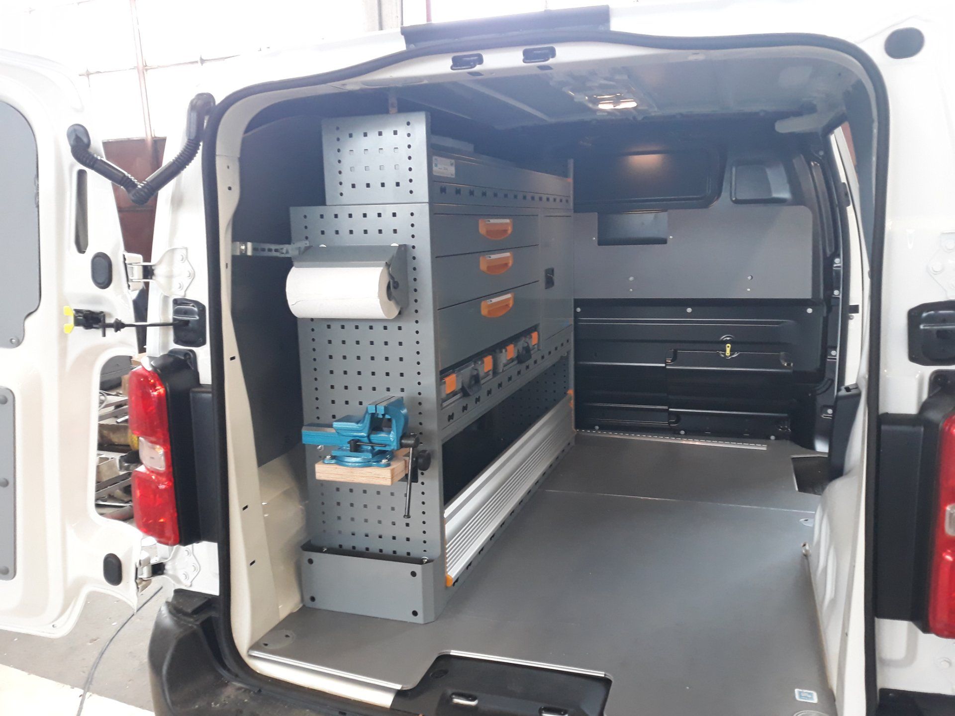 allestimento su misura furgone da lavoro