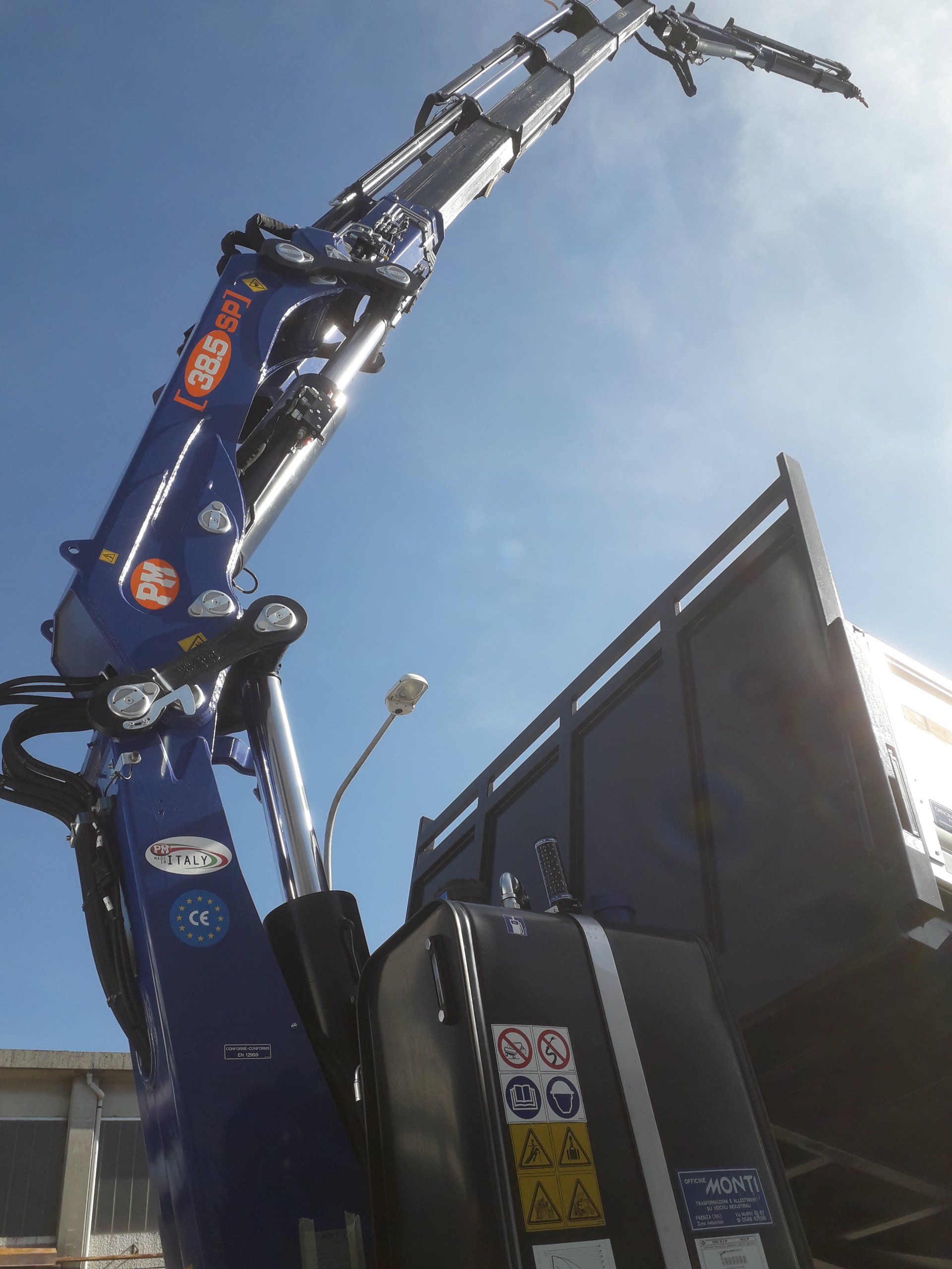 gru con sistema di sicurezza