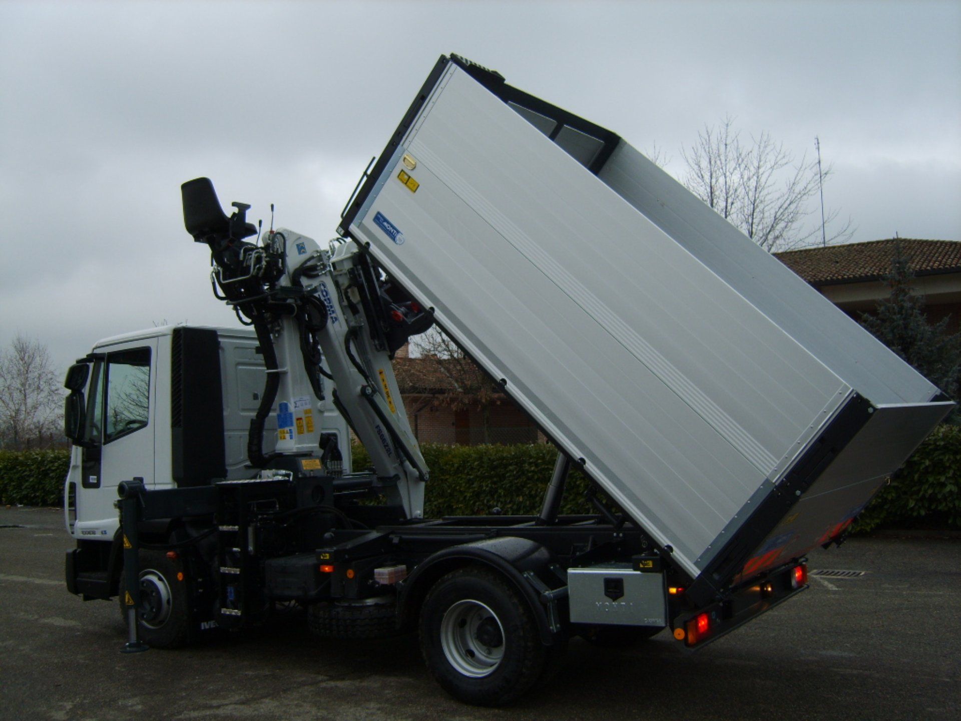 autocarro ribaltabile