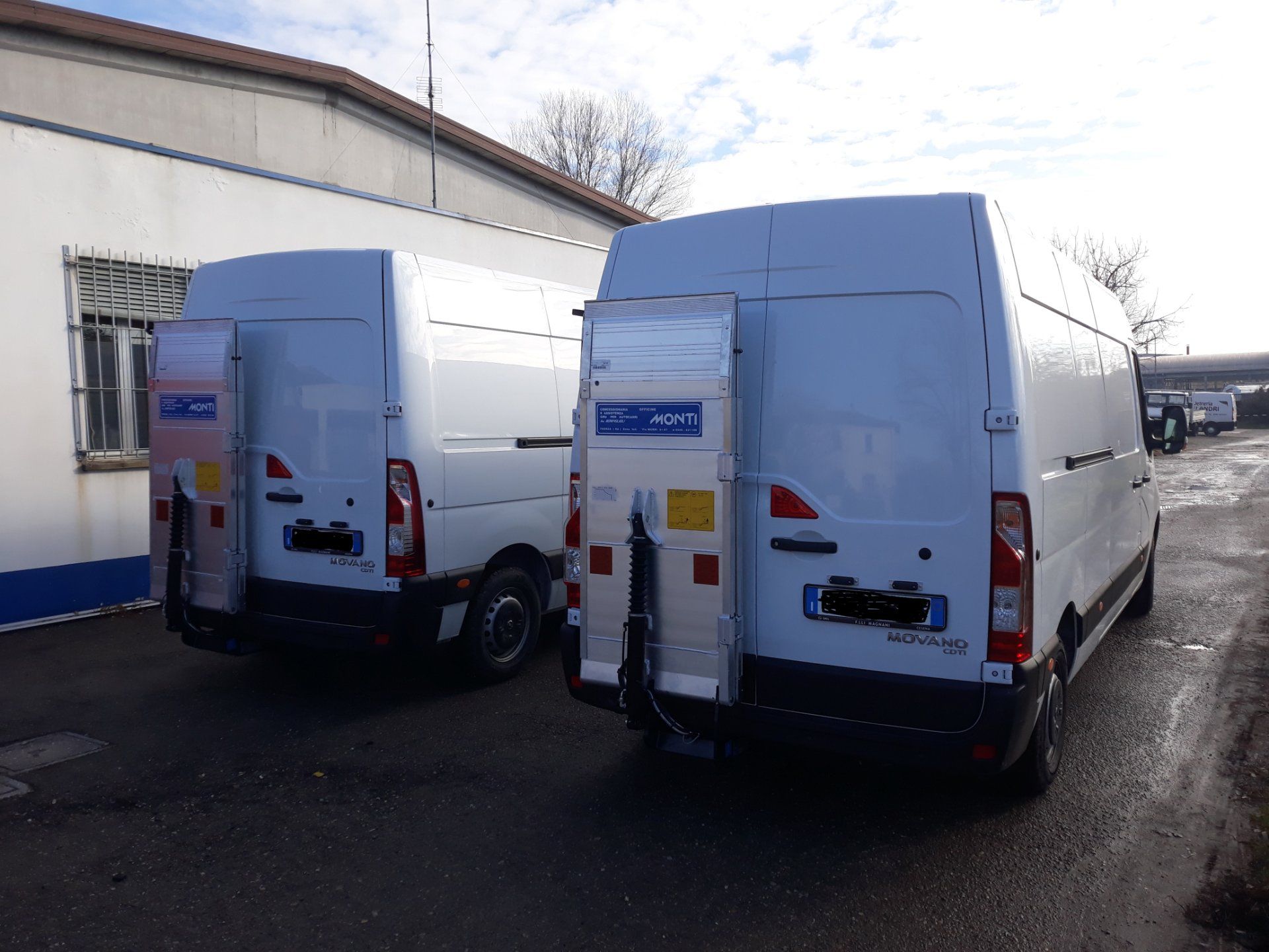 veicolo industriale con sponda