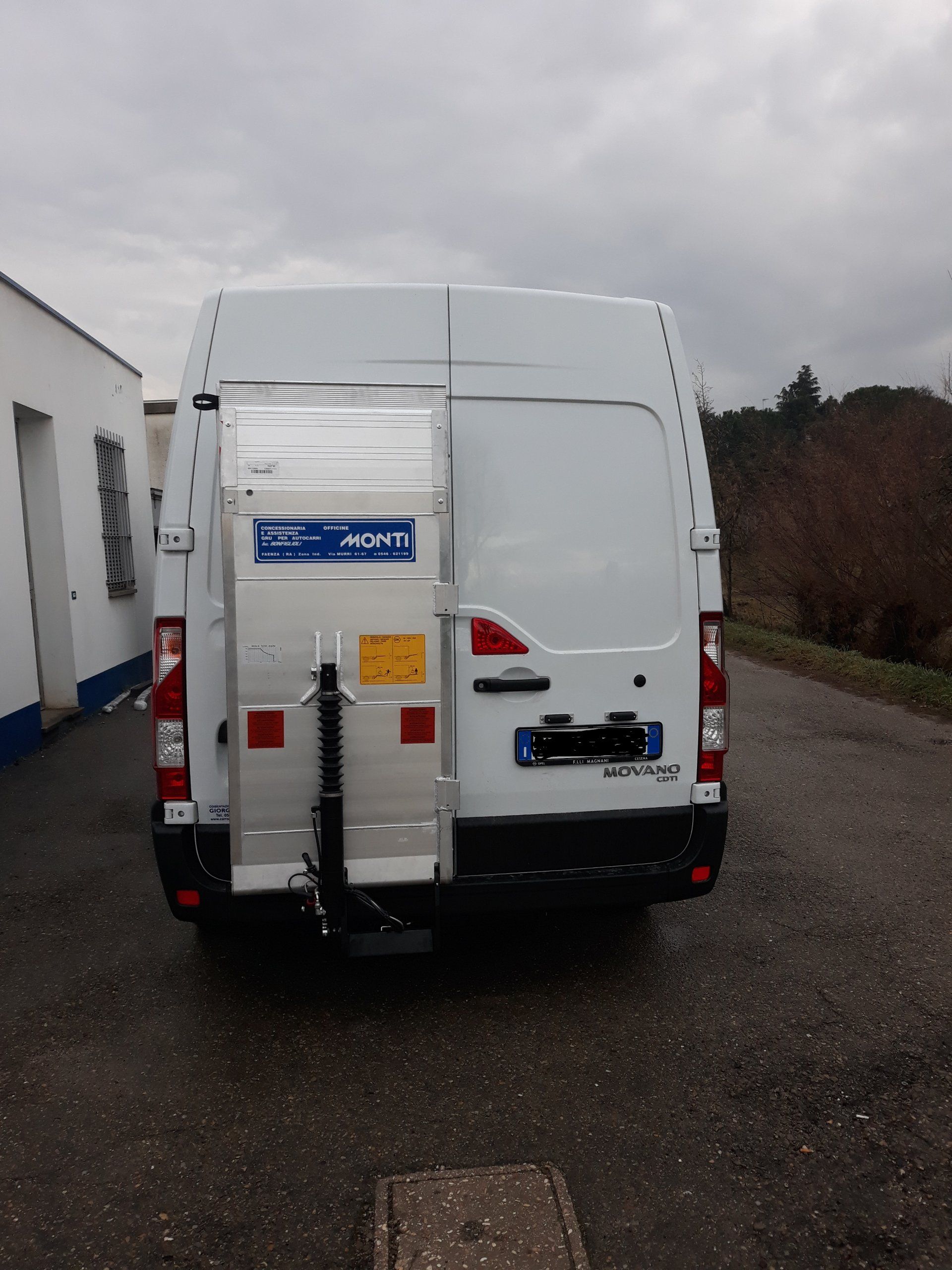 furgone con sponda monti