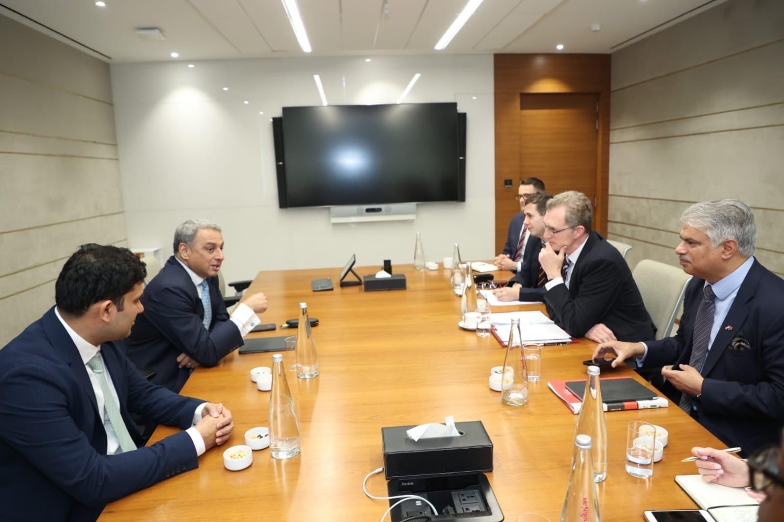 Image of the Rt Hon David TC Davies at a political meeting