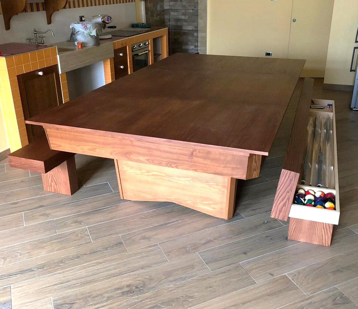Copertura e panca contenitore per biliardo. Biliardi Vi.Ga a Siena.
